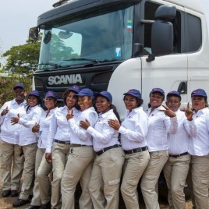 Les femmes du Ghana dans le siège du conducteur