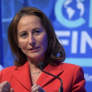 Ségolène Royal mise en cause pour avoir profité de ses moyens d’ambassadrice