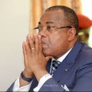 Gabon : Le Premier ministre Julien Nkoghe Bekale mains propres ou guerre des gangs ?