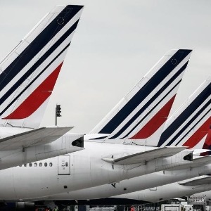 ECONOMIE : Le secteur de transport aérien accuse des pertes de 30 milliards de dollars à cause du Coronavirus