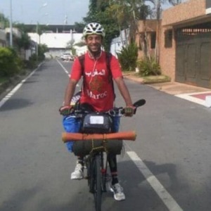 PEOPLE : Un jeune Marocain entame le tour du monde à vélo pour la paix ☮️