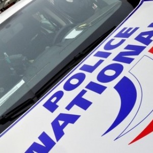 FAITS DIVERS  : Val-de-Marne  il tue sa mère de 92 ans à coups d’encyclopédie Larousse