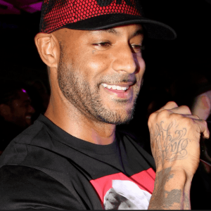 PEOPLE : Pour Kalash Criminel, les rappeurs français «ont tous peur de Booba»