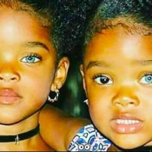 PEOPLE : PHOTO – Il y a quelques années, ces jumelles ont enchanté le monde : voici à quoi elles ressemblent maintenant