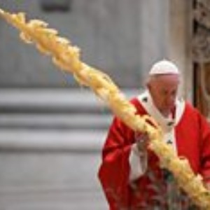 INSOLITE : Le Pape célèbre la Semaine Sainte dans une basilique presque vide