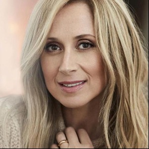 PEOPLE : «Nos cœurs à la fenêtre»  Lara Fabian signe une chanson pour le personnel soignant