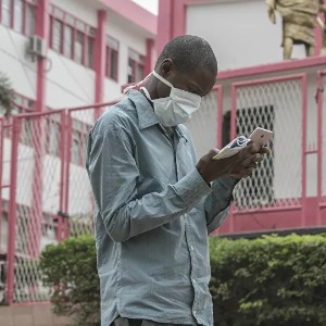 AFRIQUE : Au Cameroun, un homme de Dieu propose une recette miracle contre le Covid-1