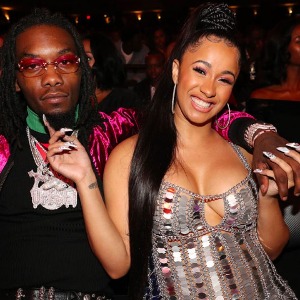 A LA UNE Cardi B : son chéri Offset a un déhanché incroyable !
