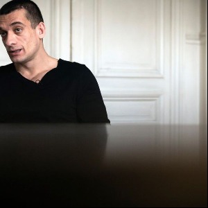 SOCIÉTÉ Interpellation de Pavlenski photographiée : un policier en garde à vue