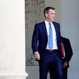 POLITIQUE Coronavirus : les Français «ne doivent pas oublier les gestes barrières» pendant les vacances d’été, rappelle Véran