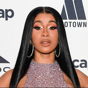 PEOPLE Cardi B : la star américaine sait comment sortir le grand jeu et retourner les têtes