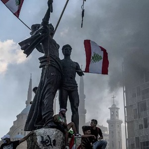 MOYEN-ORIENT : Les manifestants de retour dans les rues de Beyrouth, la tension monte - vidéo