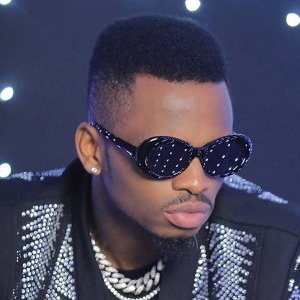 PEOPLE : Diamond Platnumz bientôt marié : il joint l’acte à la parole
