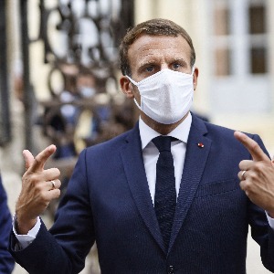 RADIOTAMTAM POLITIQUE : Emmanuel Macron sur les dents : « On ferme notre gu**le »