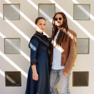 MUSIQUE : Vaiteani, le clip d'Embrace // sortie de l'album