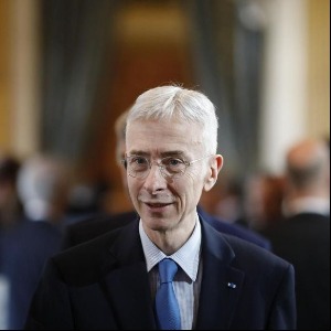 FAITS DIVERS : Nouvel An  les vœux trotskistes du préfet de police de Paris, Didier Lallement