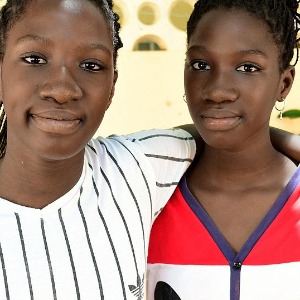 AFRIQUE2050 : Les jumelles sénégalaises terminent l’école secondaires à 13 ans