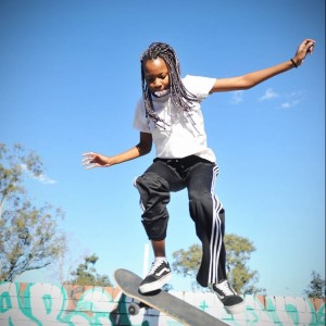 Les femmes derrière la scène du skateboard en Afrique