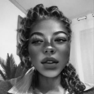 EDITORIAL par Félicité VINCENT Rédactrice en cheffe: À la poursuite du papier r