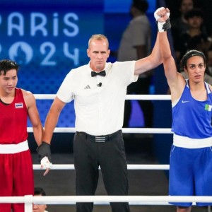 L'Algérienne Imane Khelif se qualifie pour la finale des JO de Paris