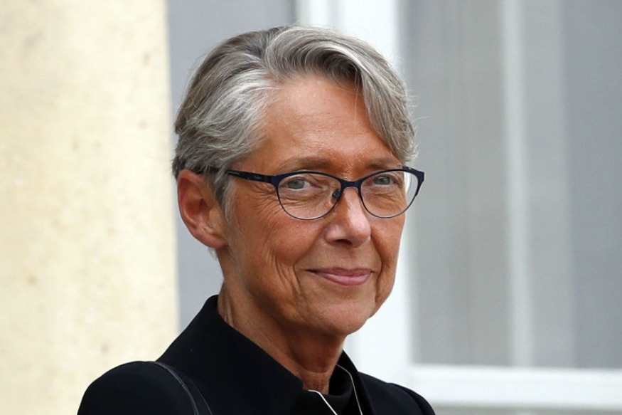 France : Elisabeth Borne lunettes et coupe intello elle s’envole pour des vacances à Marrakech