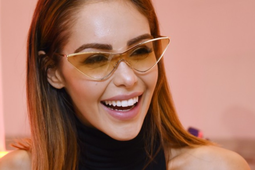 PEOPLE : Nabilla en naïade incendiaire  elle ose un bikini ficelle des plus minis !