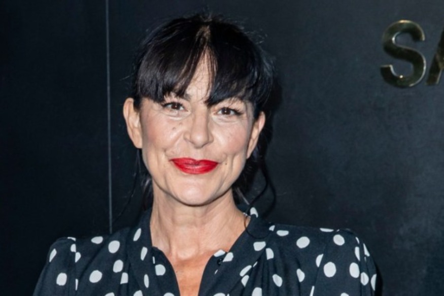 PEOPLE : Lio  après avoir retiré le bas… elle enlève le haut et elle est sublime !