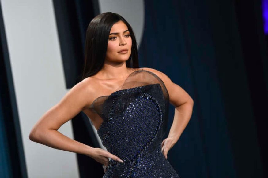 PEOPLE : Kylie Jenner : elle poste une belle photo d’elle quand elle était bébé !