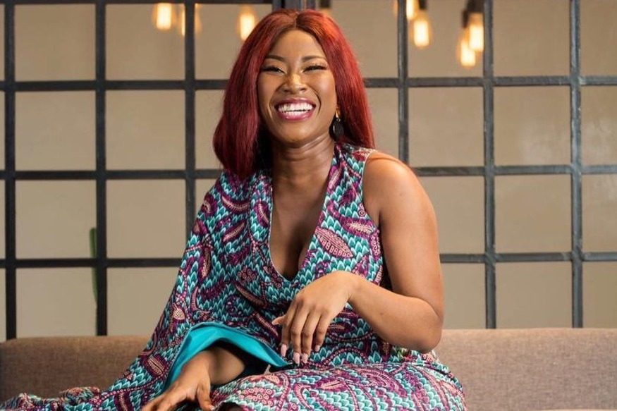 PEOPLE Côte d’Ivoire : Carmen Sama suscite à nouveau le courroux des fans de DJ Arafat