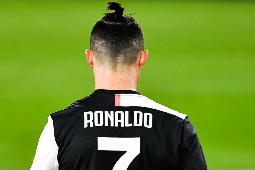 PEOPLE Cristiano et Georgina : le couple le plus populaire de la toile profite du soleil !