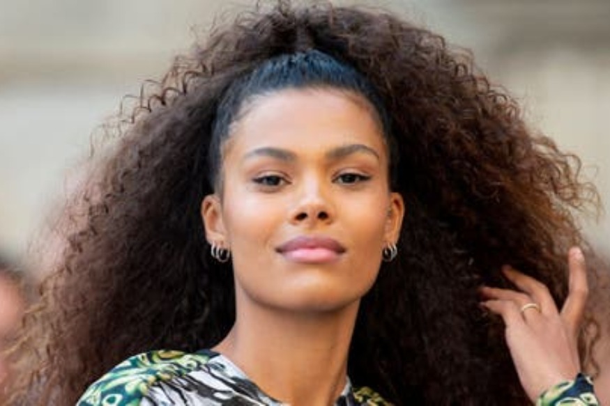 PEOPLE Instagram en feu : Tina Kunakey affiche une photo en bikini