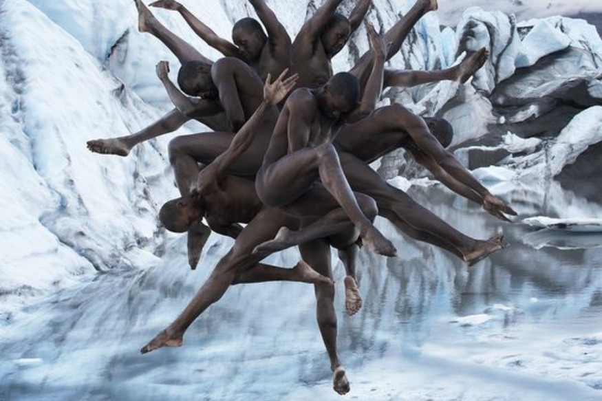 DANSE MODERNE : C'est dans un projet photo surréaliste, ces danseurs semblent défier les lois de la gravité.