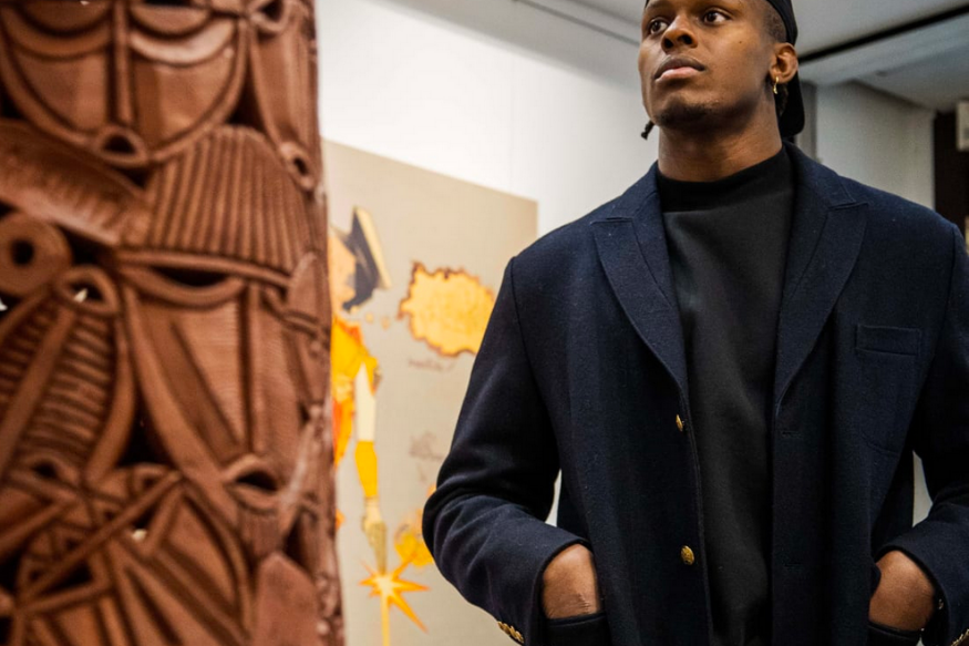 AFRIQUE2050 : Maro Itoje, star du rugby en Angleterre, présente l'histoire des Noirs `` inédite '' à travers une exposition d'art