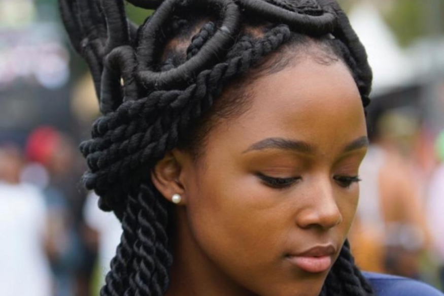 AFRIQUE2050 : Cheveux tout à propos de ça ! Nous interviewons Nikiwe Diova, une créatrice émergente de #DI sur son art capillaire