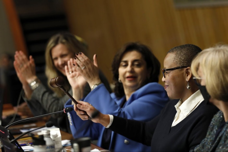 La participation des femmes aux affaires en Afrique s'est améliorée mais reste confrontée à d'énormes défis