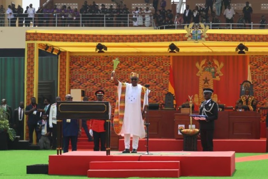 Le président ghanéen Mahama promet une reprise économique, des réformes favorables aux entreprises et une lutte contre la corruption au début de son mandat